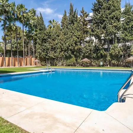 Awesome In With Outdoor Swimming Pool, Wifi And 2 Bedrooms