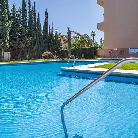 Awesome In With Outdoor Swimming Pool, Wifi And 2 Bedrooms Apartment