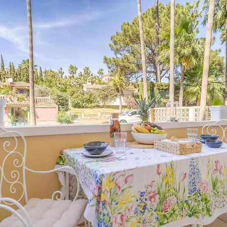 Awesome In With Outdoor Swimming Pool, Wifi And 2 Bedrooms *
